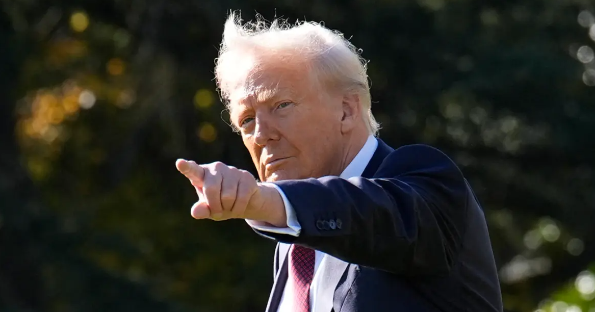 Donald Trump Will Only Become ‘More Dangerous’ as He ‘Fuels His Sense of Insecurity,’ Psychiatrist Warns: ‘He’s Paranoid’